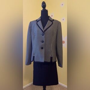 Le Suit 2-Piece Black and White Skirt Suit.